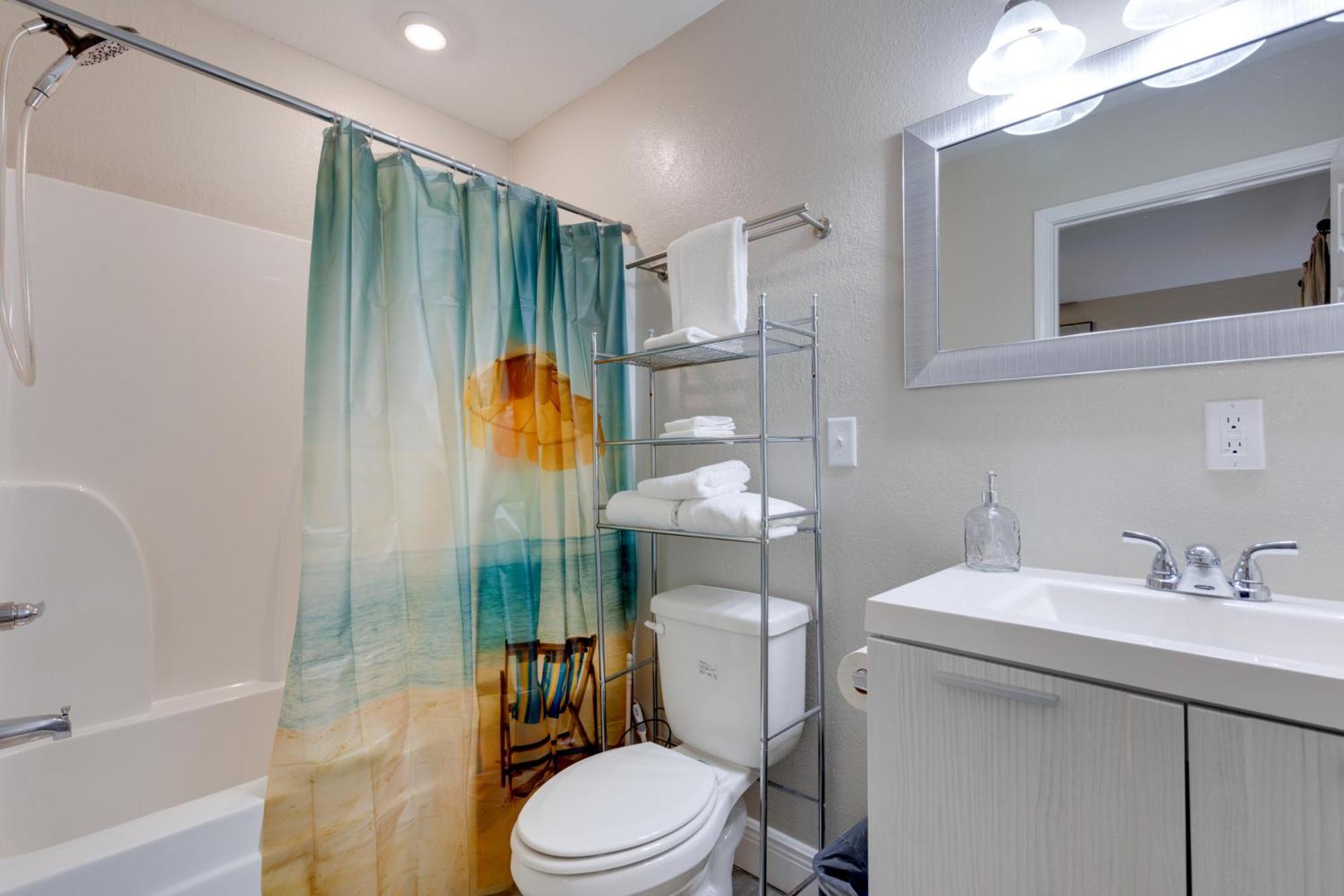 Dog-Friendly Pensacola Duplex About 7 Mi To Downtown Apartment Ngoại thất bức ảnh