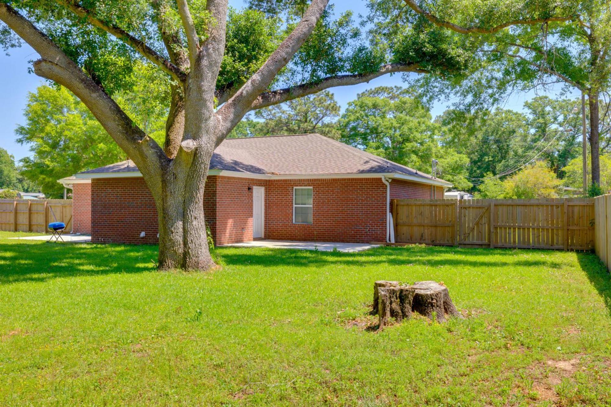 Dog-Friendly Pensacola Duplex About 7 Mi To Downtown Apartment Ngoại thất bức ảnh